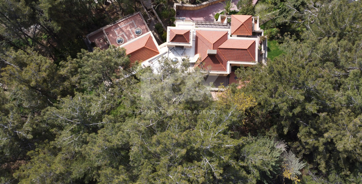 6 Bedroom Luxury Villa for Sale in Moniatis with Indoor Heated Pool