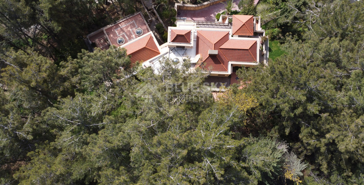 6 Bedroom Luxury Villa for Sale in Moniatis with Indoor Heated Pool