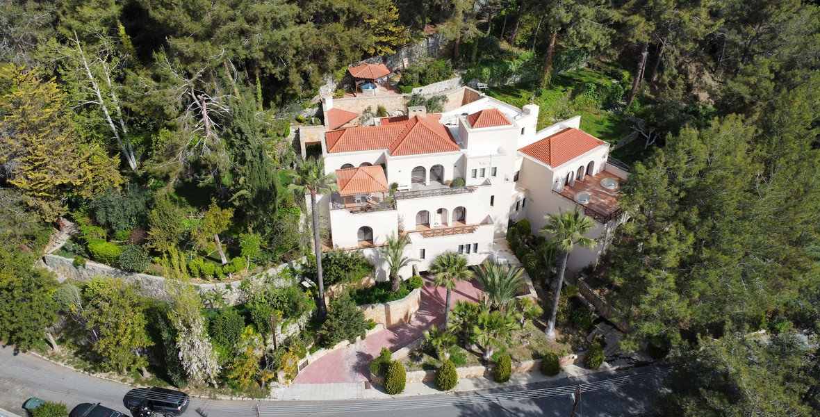 6 Bedroom Luxury Villa for Sale in Moniatis with Indoor Heated Pool