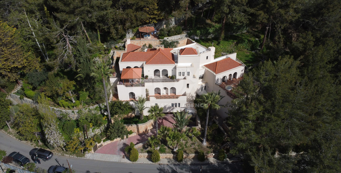 6 Bedroom Luxury Villa for Sale in Moniatis with Indoor Heated Pool