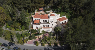 6 Bedroom Luxury Villa for Sale in Moniatis with Indoor Heated Pool