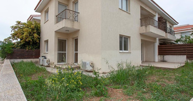 For sale, two-Bedroom Ground Floor Apartment with Yard in Chloraka, Paphos – Ideal Investment or Residence