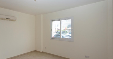 For sale, two-Bedroom Ground Floor Apartment with Yard in Chloraka, Paphos – Ideal Investment or Residence