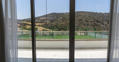 For Rent Modern Seven Bedroom Villa in Parekklisia Area