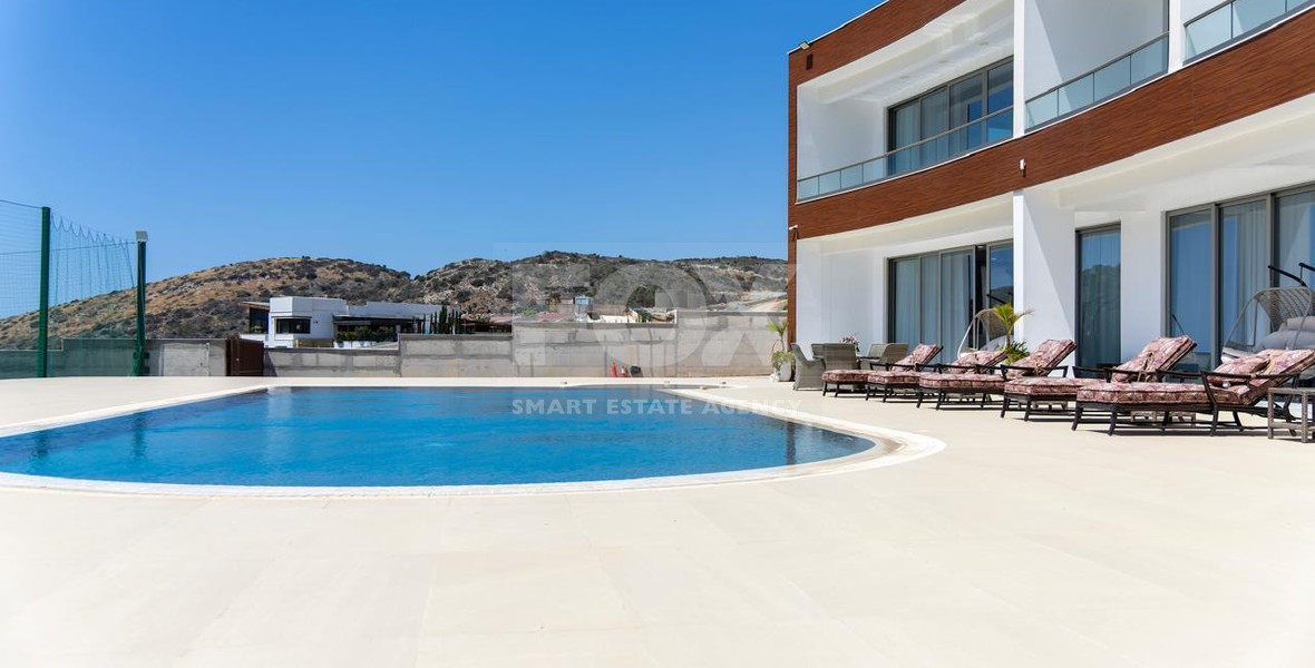 For Rent Modern Seven Bedroom Villa in Parekklisia Area