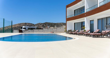 For Rent Modern Seven Bedroom Villa in Parekklisia Area