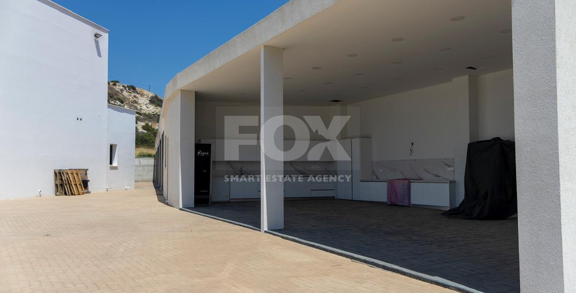 For Rent Modern Seven Bedroom Villa in Parekklisia Area