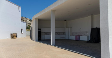 For Rent Modern Seven Bedroom Villa in Parekklisia Area