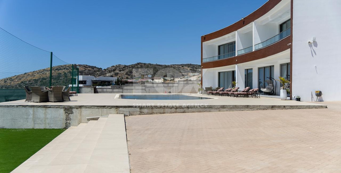 For Rent Modern Seven Bedroom Villa in Parekklisia Area