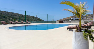 For Rent Modern Seven Bedroom Villa in Parekklisia Area