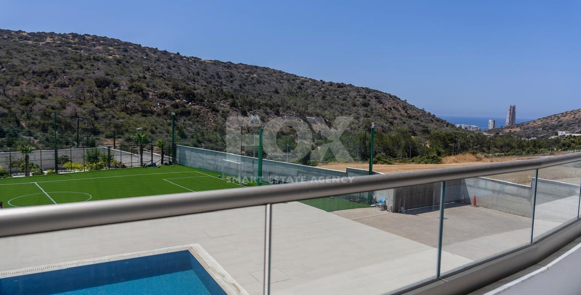 For Rent Modern Seven Bedroom Villa in Parekklisia Area