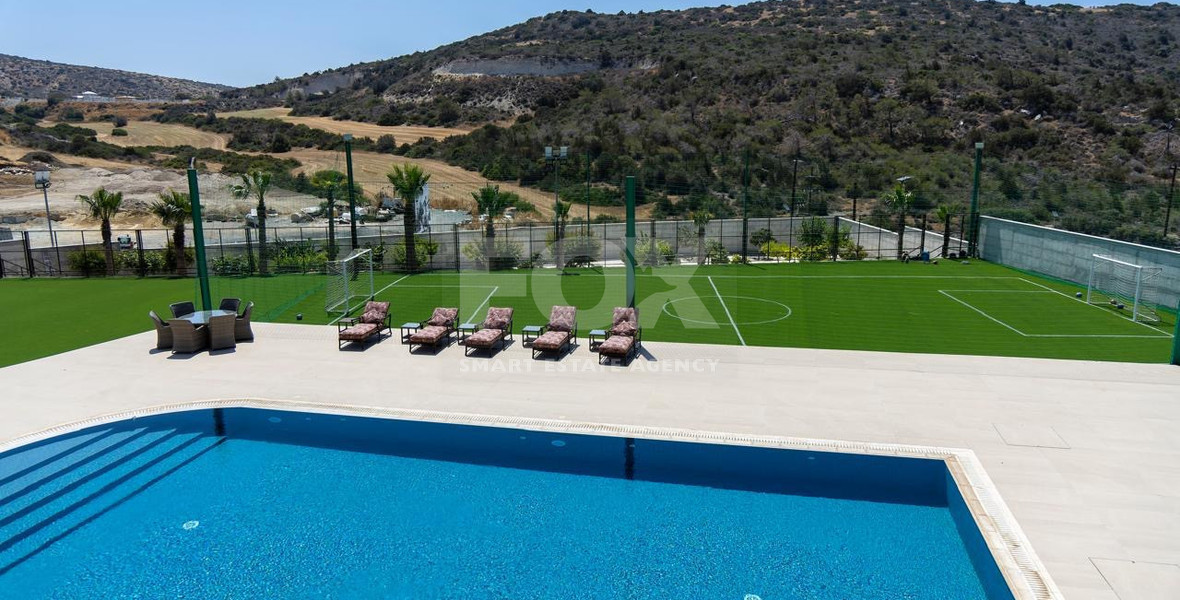 For Rent Modern Seven Bedroom Villa in Parekklisia Area