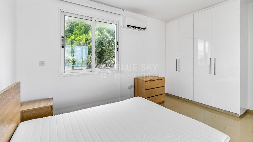 For sale Prime Real Estate: High-Yield four Bed Villa in Exclusive Gated Community