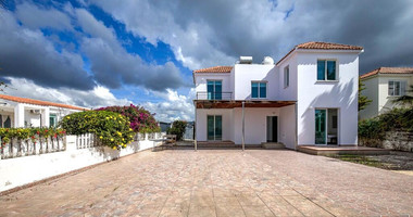 For sale Prime Real Estate: High-Yield four Bed Villa in Exclusive Gated Community