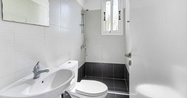 For sale Prime Real Estate: High-Yield four Bed Villa in Exclusive Gated Community