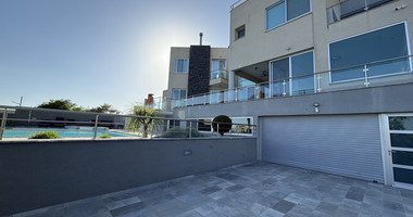 RENT: UNFURNISHED 4 BEDROOM VILLA WITH MAIDS QUARTER AND PANORAMIC SEA VIEWS- SWIMMING POOL- SOLAR PANELS- NEAR SCHOOLS.