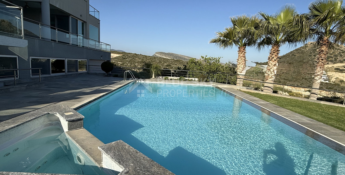 RENT: UNFURNISHED 4 BEDROOM VILLA WITH MAIDS QUARTER AND PANORAMIC SEA VIEWS- SWIMMING POOL- SOLAR PANELS- NEAR SCHOOLS.