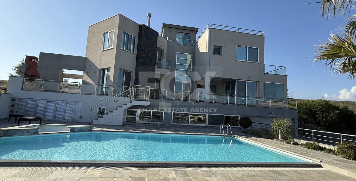 RENT: UNFURNISHED 4 BEDROOM VILLA WITH MAIDS QUARTER AND PANORAMIC SEA VIEWS- SWIMMING POOL- SOLAR PANELS- NEAR SCHOOLS.
