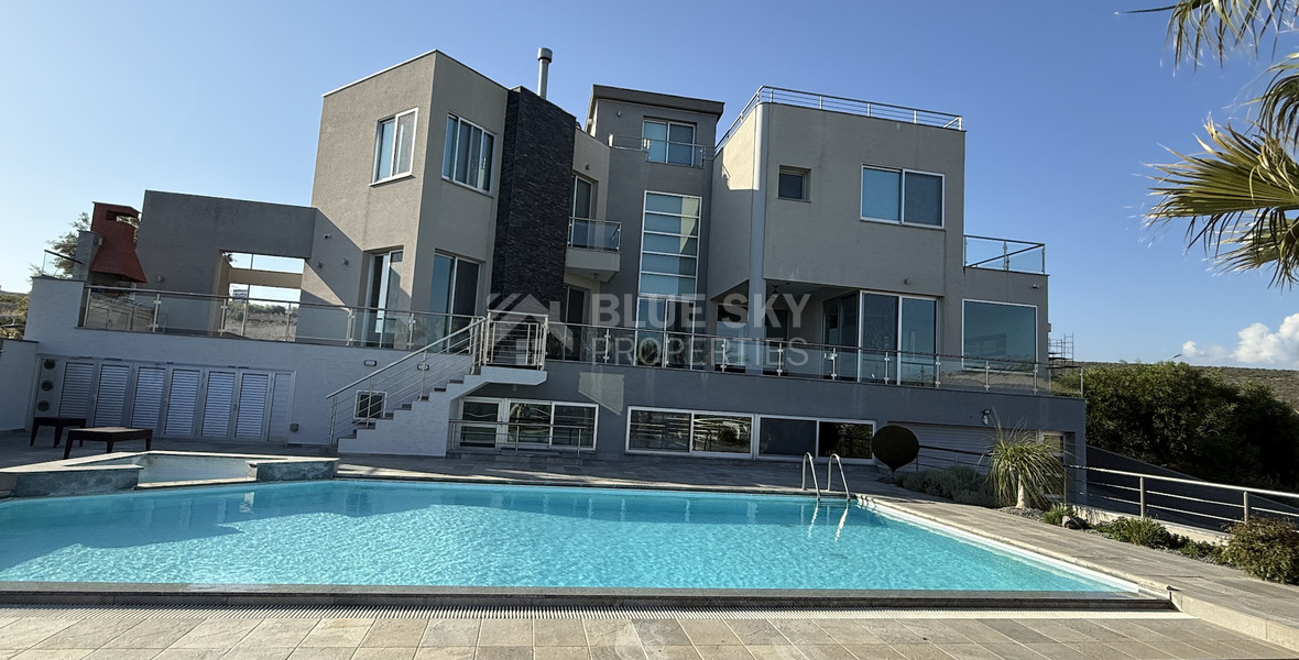 RENT: UNFURNISHED 4 BEDROOM VILLA WITH MAIDS QUARTER AND PANORAMIC SEA VIEWS- SWIMMING POOL- SOLAR PANELS- NEAR SCHOOLS.