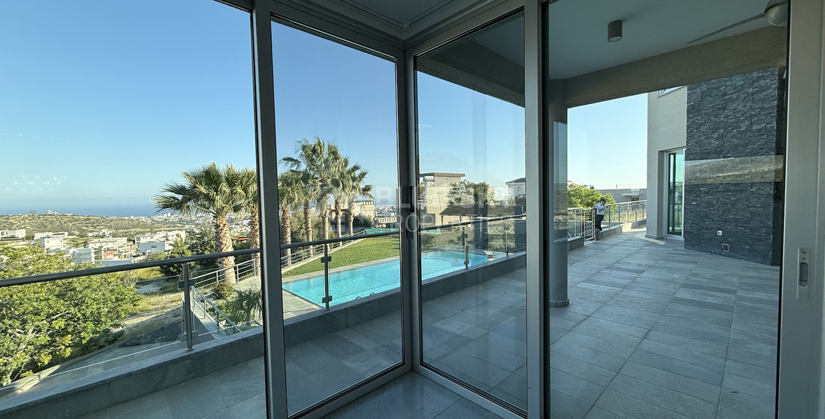 RENT: UNFURNISHED 4 BEDROOM VILLA WITH MAIDS QUARTER AND PANORAMIC SEA VIEWS- SWIMMING POOL- SOLAR PANELS- NEAR SCHOOLS.
