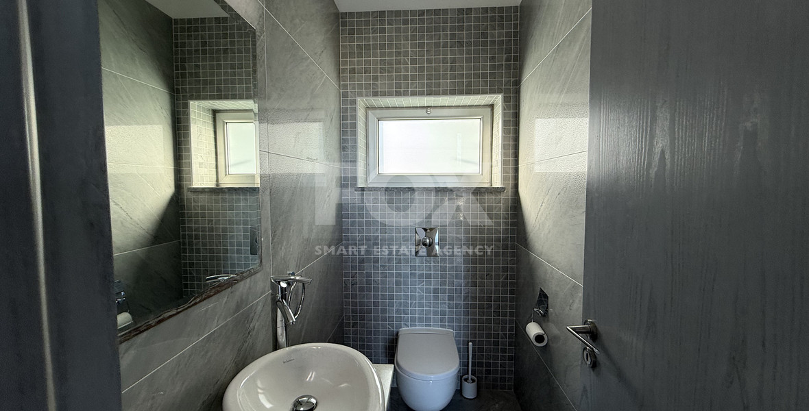 RENT: UNFURNISHED 4 BEDROOM VILLA WITH MAIDS QUARTER AND PANORAMIC SEA VIEWS- SWIMMING POOL- SOLAR PANELS- NEAR SCHOOLS.