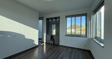 RENT: UNFURNISHED 4 BEDROOM VILLA WITH MAIDS QUARTER AND PANORAMIC SEA VIEWS- SWIMMING POOL- SOLAR PANELS- NEAR SCHOOLS.