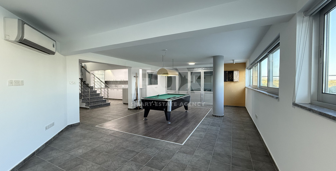 RENT: UNFURNISHED 4 BEDROOM VILLA WITH MAIDS QUARTER AND PANORAMIC SEA VIEWS- SWIMMING POOL- SOLAR PANELS- NEAR SCHOOLS.