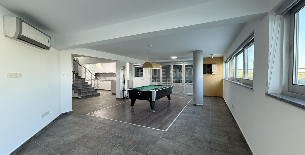 RENT: UNFURNISHED 4 BEDROOM VILLA WITH MAIDS QUARTER AND PANORAMIC SEA VIEWS- SWIMMING POOL- SOLAR PANELS- NEAR SCHOOLS.