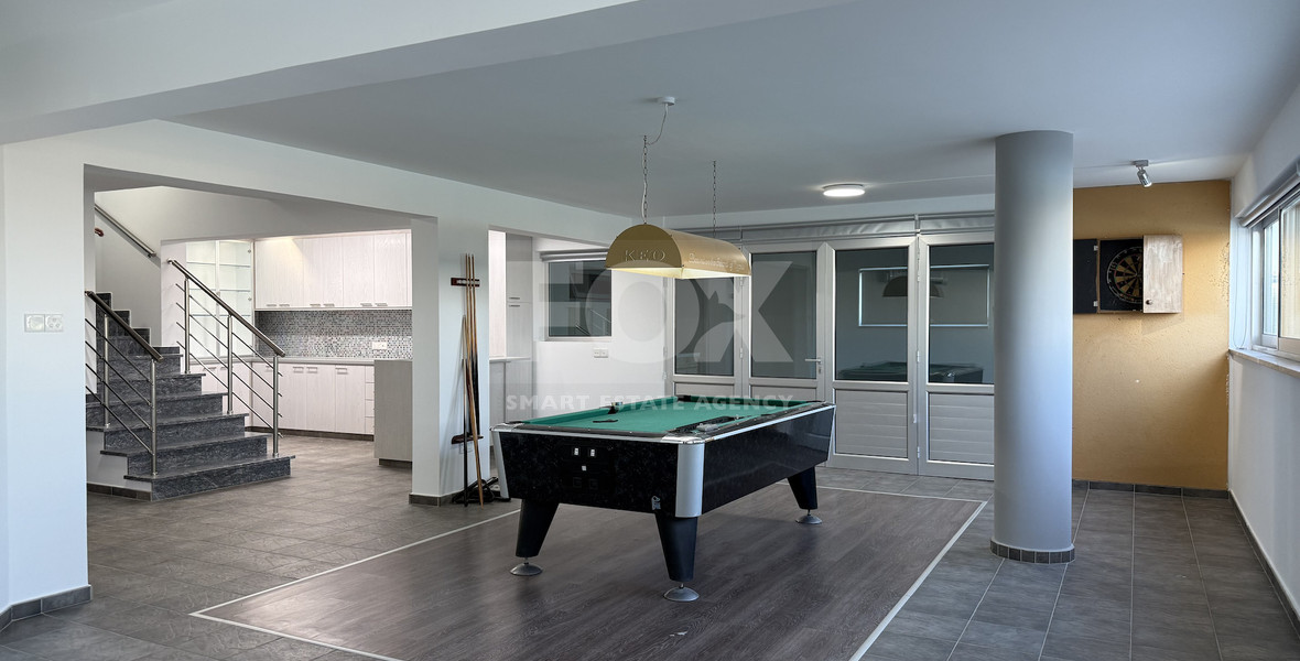 RENT: UNFURNISHED 4 BEDROOM VILLA WITH MAIDS QUARTER AND PANORAMIC SEA VIEWS- SWIMMING POOL- SOLAR PANELS- NEAR SCHOOLS.