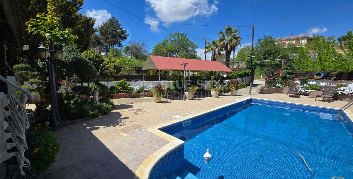 House for Rent in Lofou