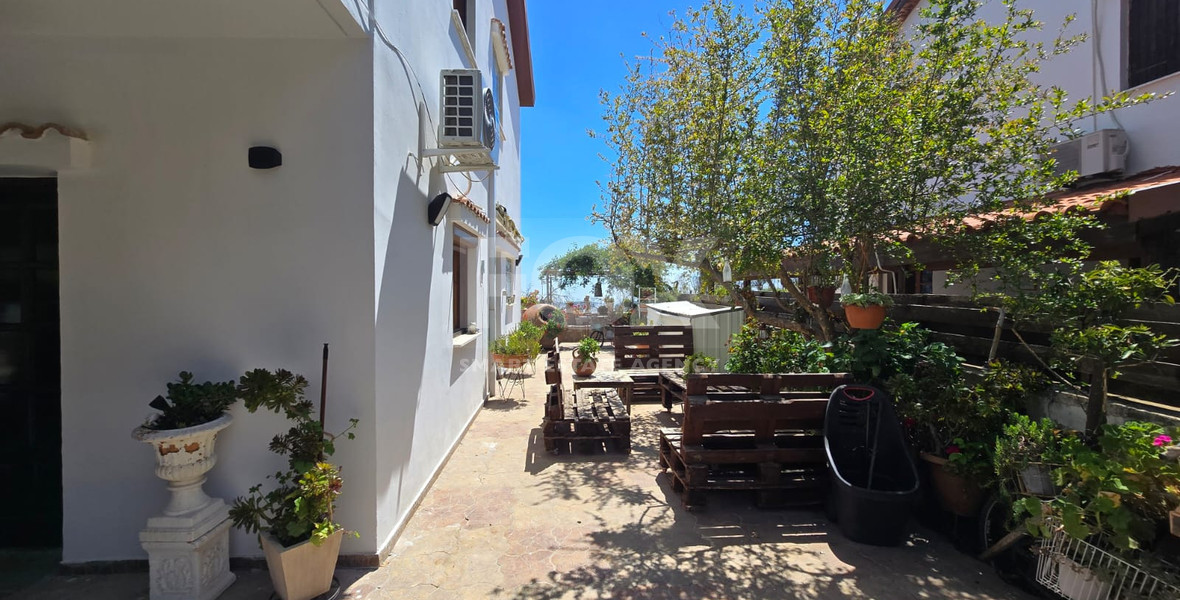 House for Rent in Lofou