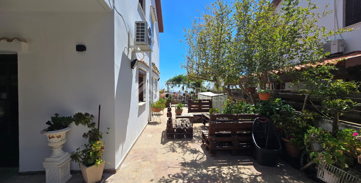 House for Rent in Lofou