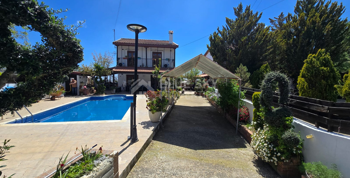House for Rent in Lofou