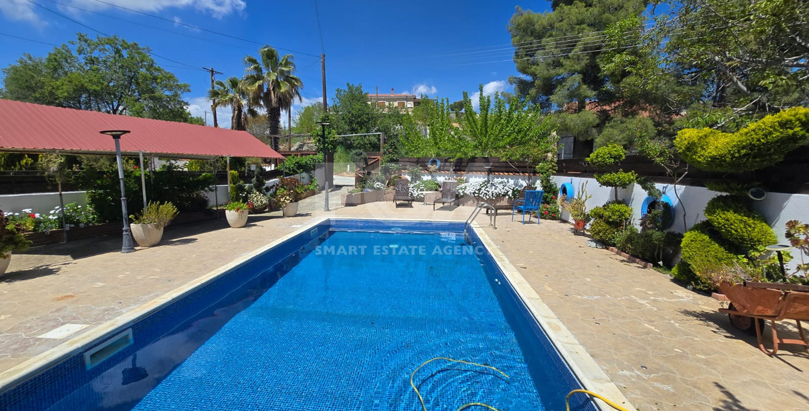 House for Rent in Lofou