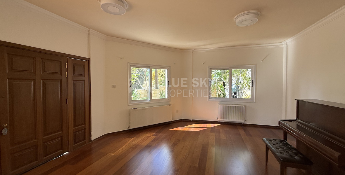 RENT:Deatched 4 bedroom unfurnished house with small garden in Agia Fyla with panoramic sea views,