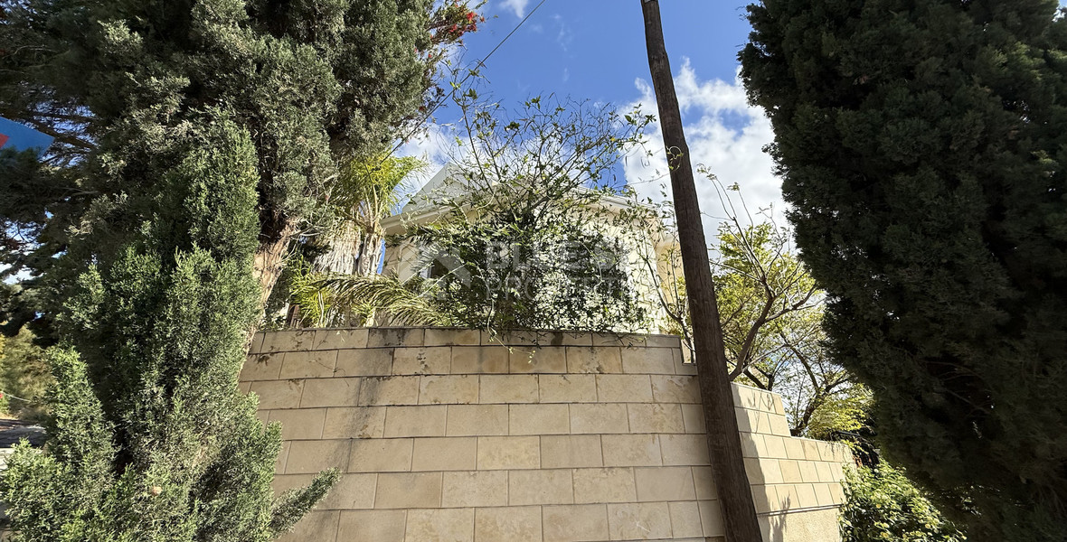 RENT:Deatched 4 bedroom unfurnished house with small garden in Agia Fyla with panoramic sea views,