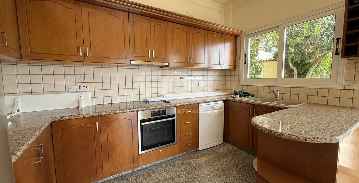 RENT:Deatched 4 bedroom unfurnished house with small garden in Agia Fyla with panoramic sea views,