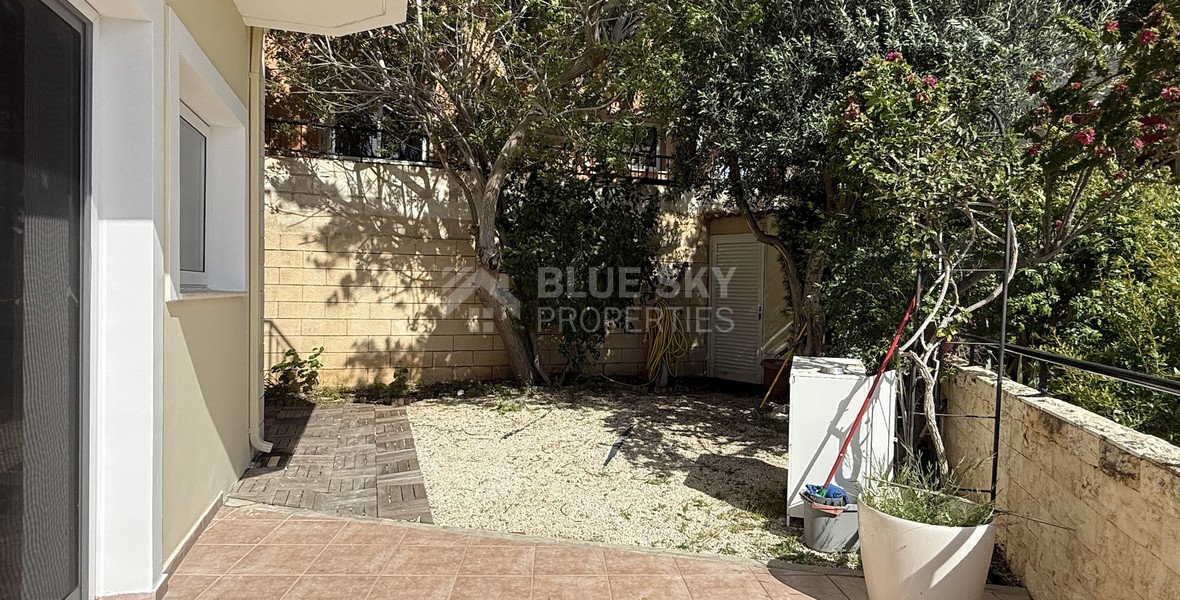 RENT:Deatched 4 bedroom unfurnished house with small garden in Agia Fyla with panoramic sea views,