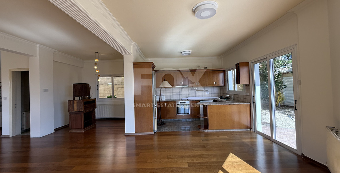 RENT:Deatched 4 bedroom unfurnished house with small garden in Agia Fyla with panoramic sea views,