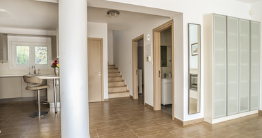 🌴 Elegant Four Bedroom Sea View Villa for Rent in Lower Peyia