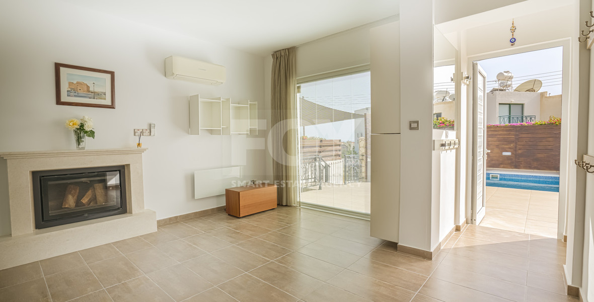 🌴 Elegant Four Bedroom Sea View Villa for Rent in Lower Peyia