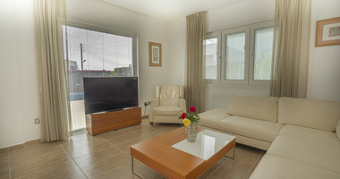🌴 Elegant Four Bedroom Sea View Villa for Rent in Lower Peyia