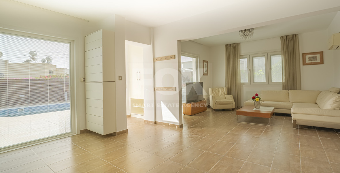 🌴 Elegant Four Bedroom Sea View Villa for Rent in Lower Peyia