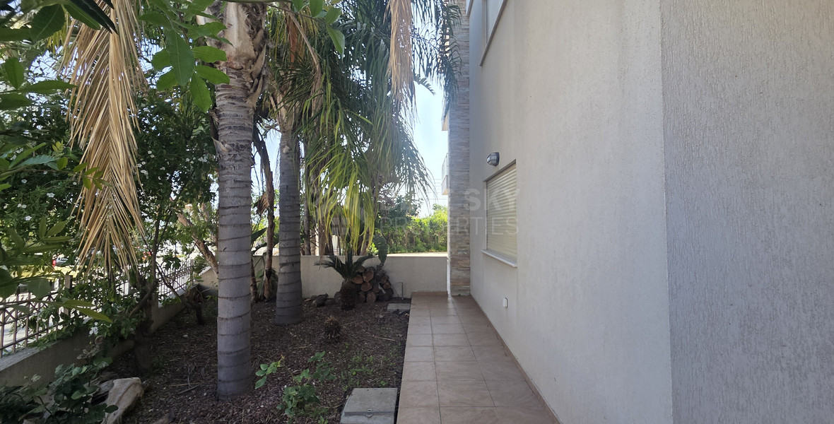 Spacious Eight-Bedroom House for Rent – Residential or Commercial Use – Agia Filaxi, Limassol