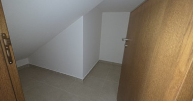 Spacious Eight-Bedroom House for Rent – Residential or Commercial Use – Agia Filaxi, Limassol