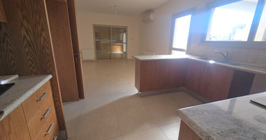 Spacious Eight-Bedroom House for Rent – Residential or Commercial Use – Agia Filaxi, Limassol