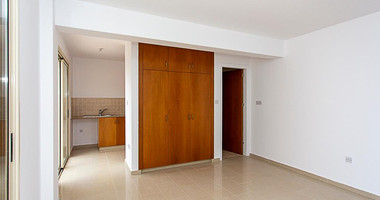 Studio Apartment with Sea Views in Pegeia – Spacious Veranda & Pool Access for sale
