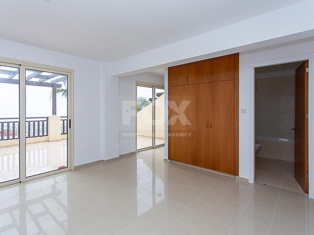 Studio Apartment with Sea Views in Pegeia – Spacious Veranda & Pool Access for sale