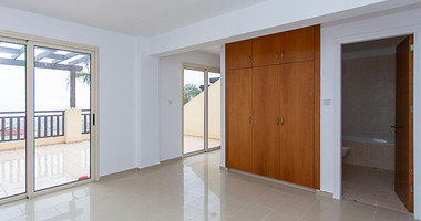 Studio Apartment with Sea Views in Pegeia – Spacious Veranda & Pool Access for sale