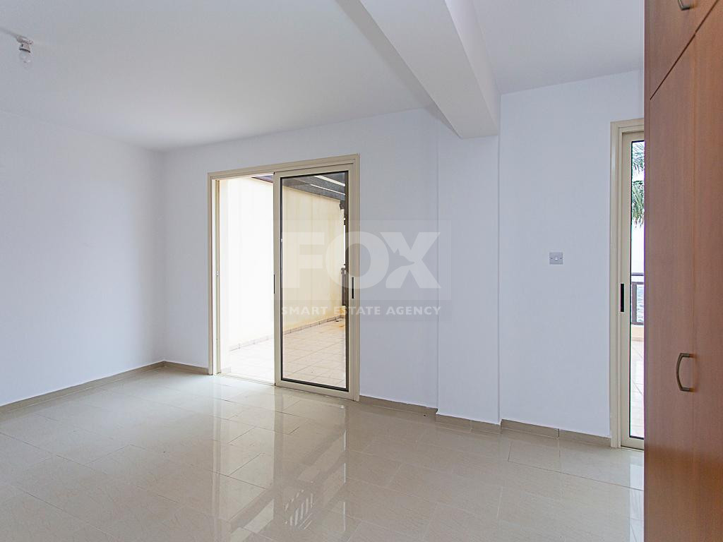 Studio Apartment with Sea Views in Pegeia – Spacious Veranda & Pool Access for sale